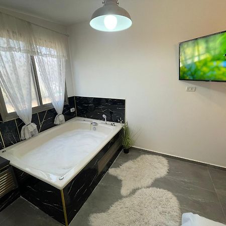 פנינת יוחאי-הצימר הזוגי Bar Yohai エクステリア 写真
